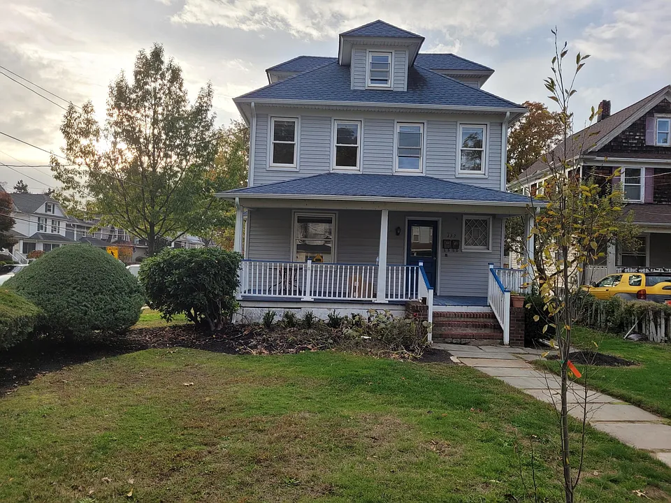 132 Spring St #1