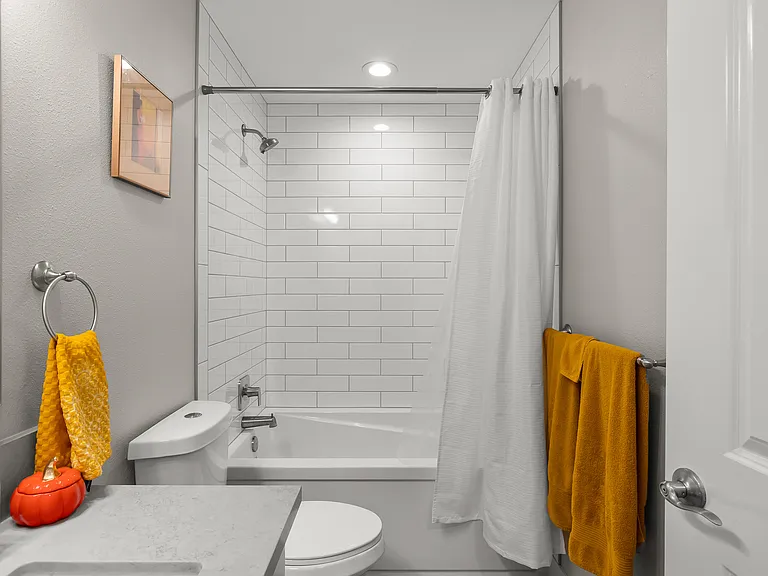 571 Puffin Ave NE — Photo 14