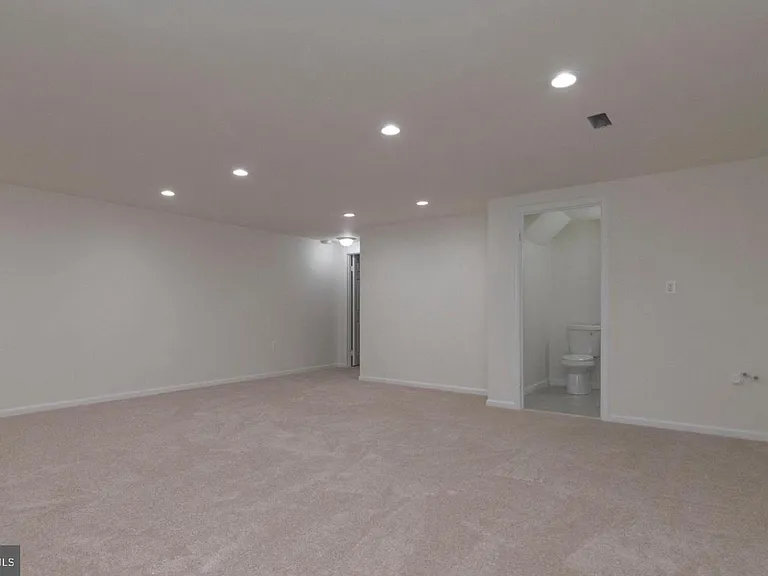 6120 Old Brentford Ct — Photo 43