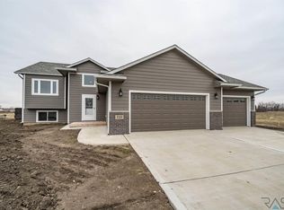 220 N James Ave, Tea, SD 57064