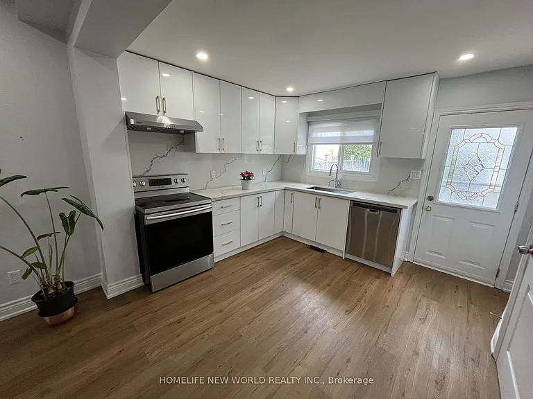 19 Britannia Ave — Photo 24