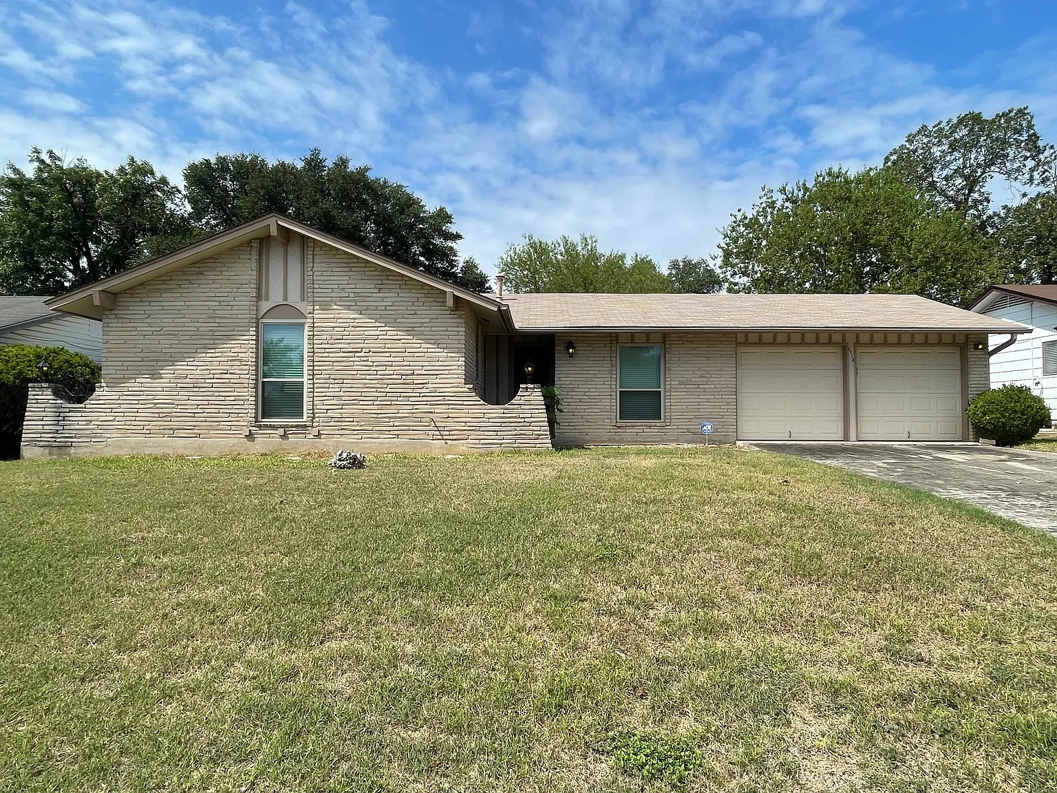 3 bed, 1148 sqft, $1,700 — Photo 2