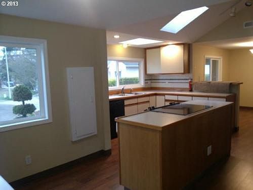 5th image of 13301 NE 47th Cir