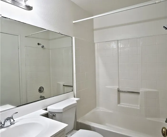 1211 Huntington Dr #F — Photo 13
