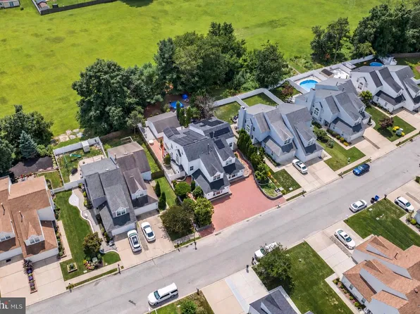 21 Dis Ct, Sewell, NJ 08080