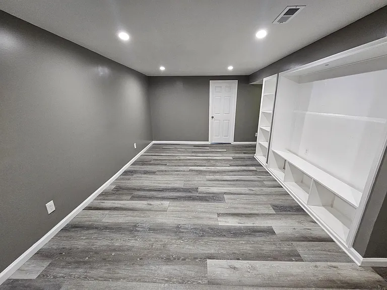 8905 Bold St — Photo 20