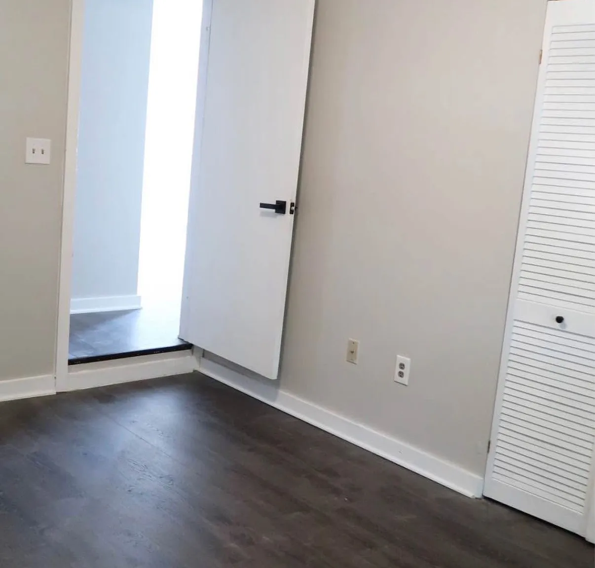 2 bed, 1.0 bath, $900 — Photo 3