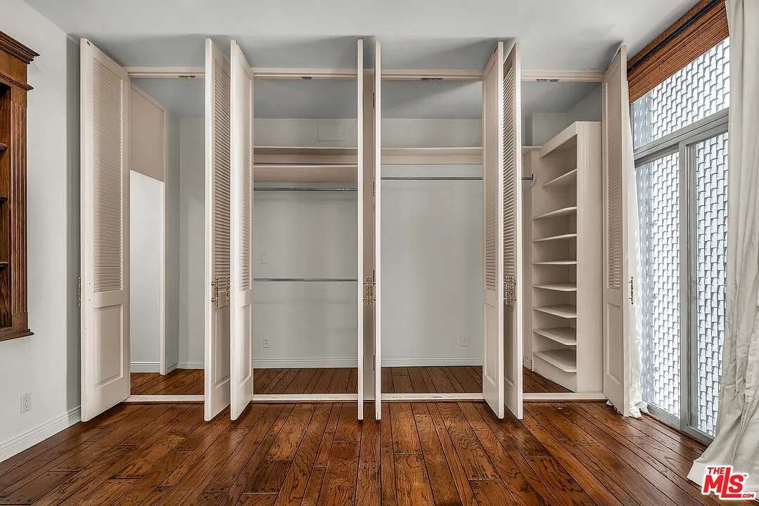 2 bed, 2.5 bath, 2500 sqft, $9,500 — Photo 4