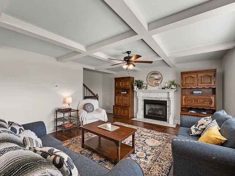 1328 Sussex Dr — Photo 8