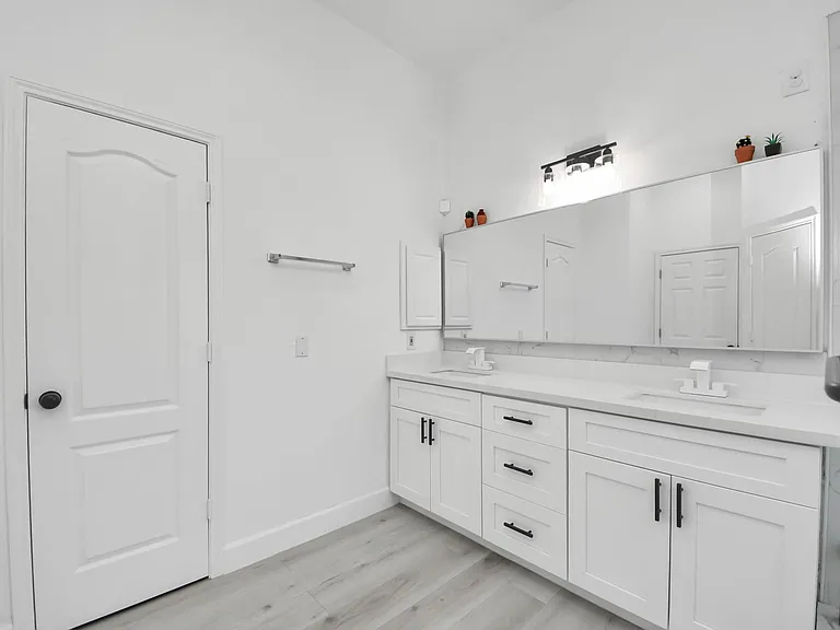 10850 White Oak Point Ct — Photo 45