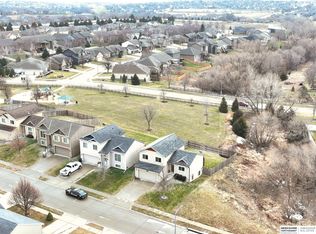 19375 X St, Omaha, NE 68135