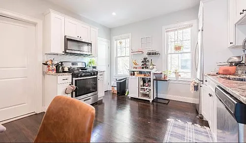 31 Pleasant St Photo 1
