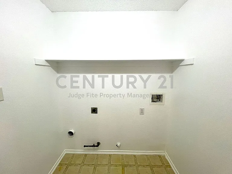 112 Walnut Ln — Photo 14