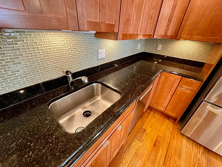 120 W 7th St #103 — Photo 14