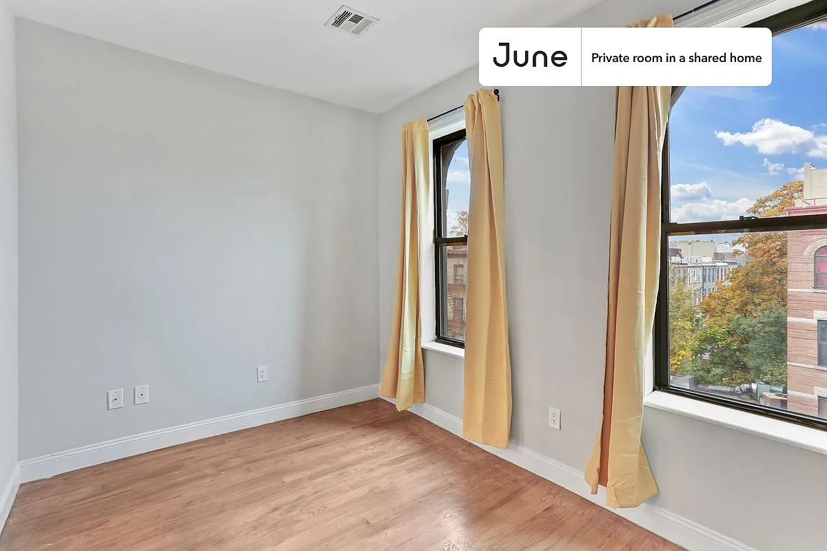 Full bedroom in 4 bed/1 bath home in Crown Heights #960 A — Photo 4