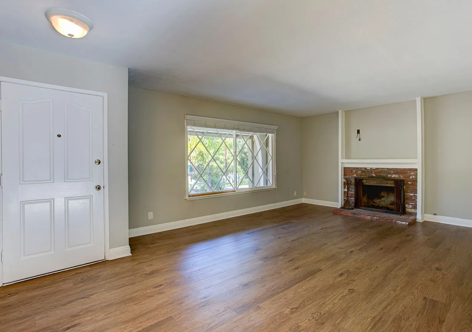Beautiful Renovated 3bd/2bth Mesa Home — Photo 2