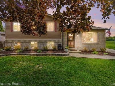 2564 Rainbow Dr, Troy, MI, 48083