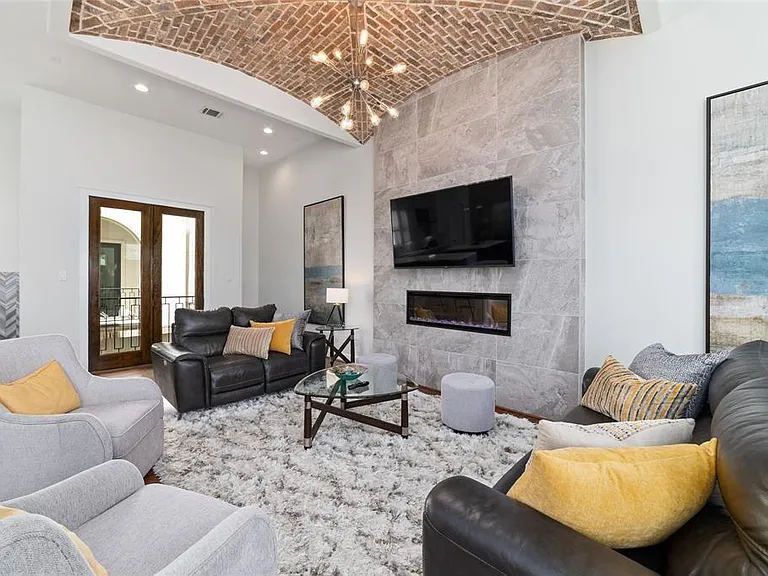 710 Delano St #A — Photo 6