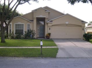 435 Country Vineyard Dr, Valrico, FL 33594