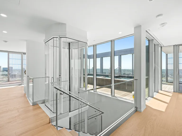 1568 Alberni St #Penthouse 3 — Photo 10
