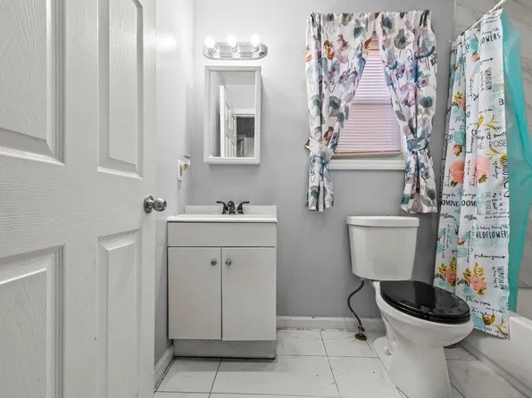 12 Bayview Avenue image 9 of 27