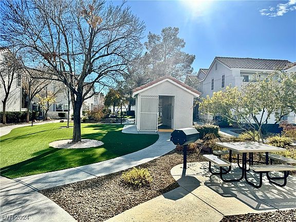 3rd image of 5201 S Torrey Pines Dr Unit 1290