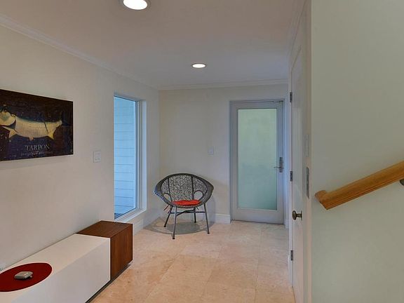 4th image of 424 S Coconut Palm Blvd