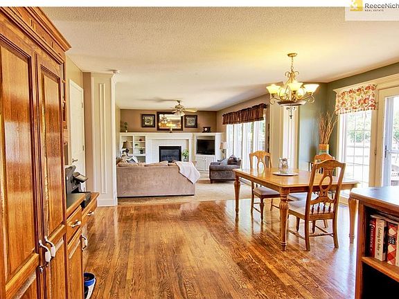 3rd image of 2424 NE 2nd Ter