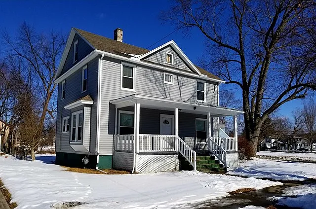 550 Thompson St photo 1
