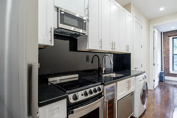 Rented by Compass | media 31