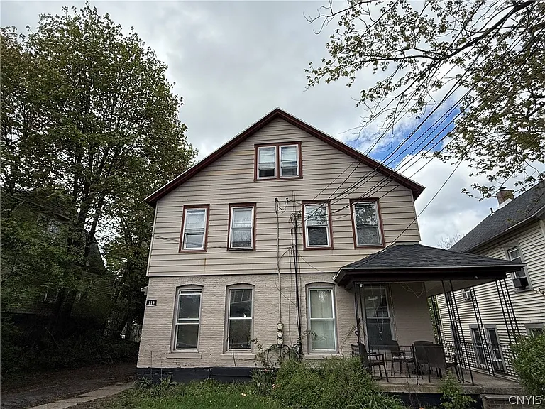 116 Alice Ave — Photo 1