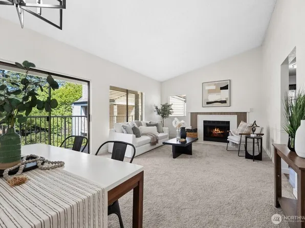 4409 216th Street SW #D, Mountlake Terrace, WA 98043
