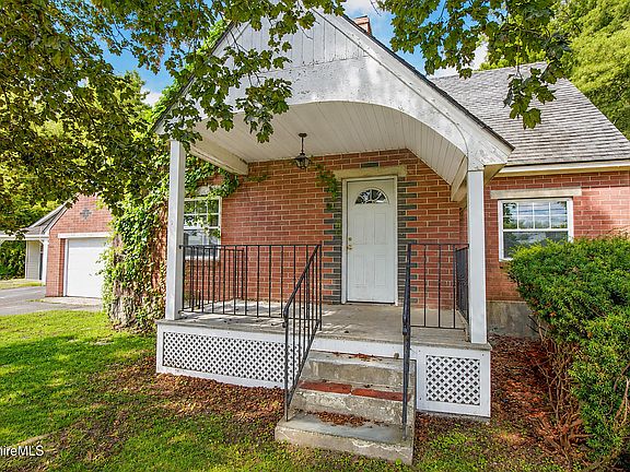 3rd image of 20 Prospect St