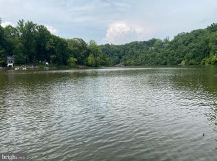 8160 Cobb Rd, Manassas, VA 20112