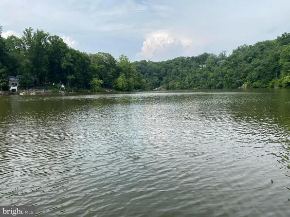 8160 Cobb Rd, Manassas, VA 20112