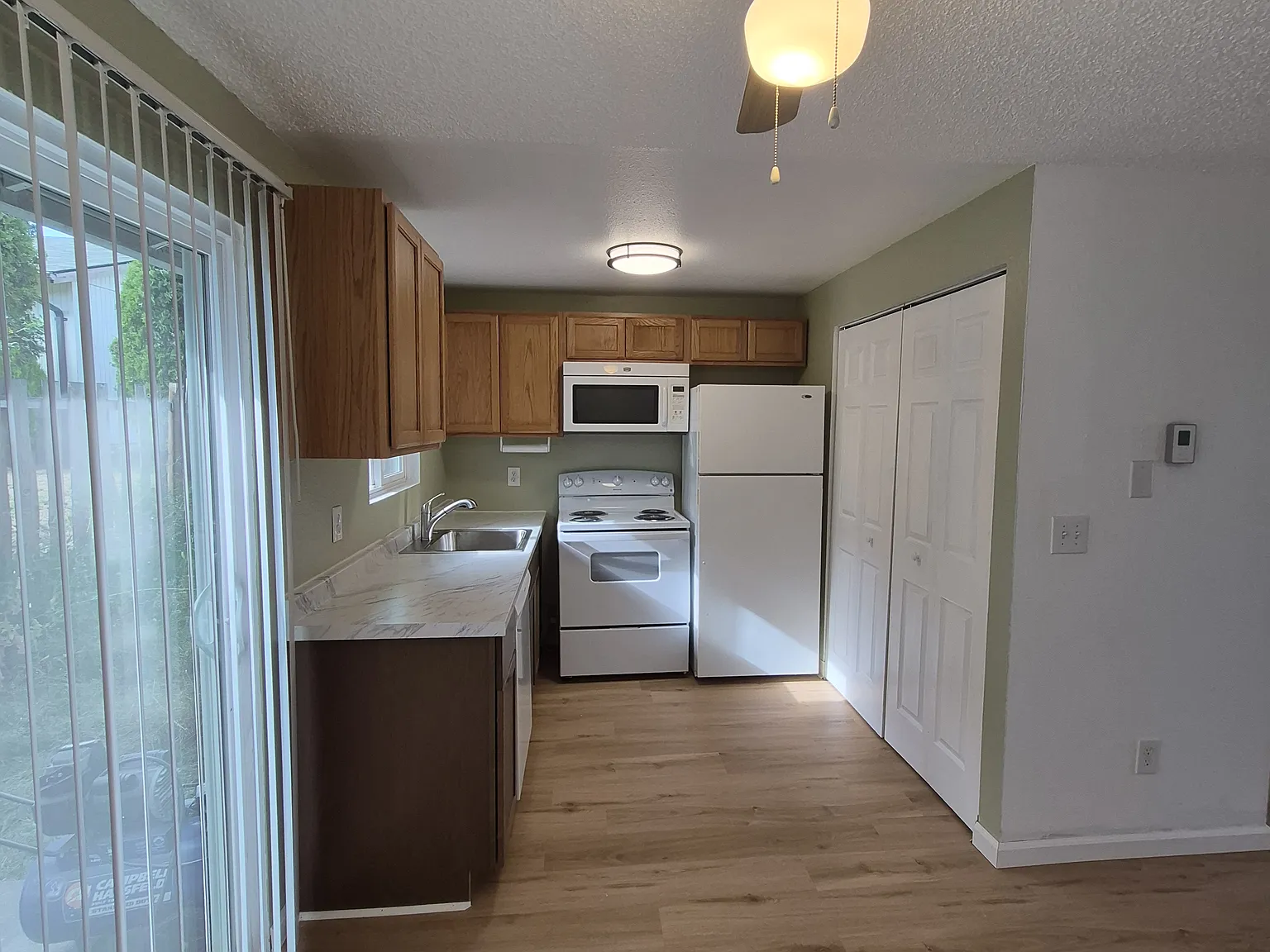 2 bed, 806 sqft, $1,550 — Photo 3