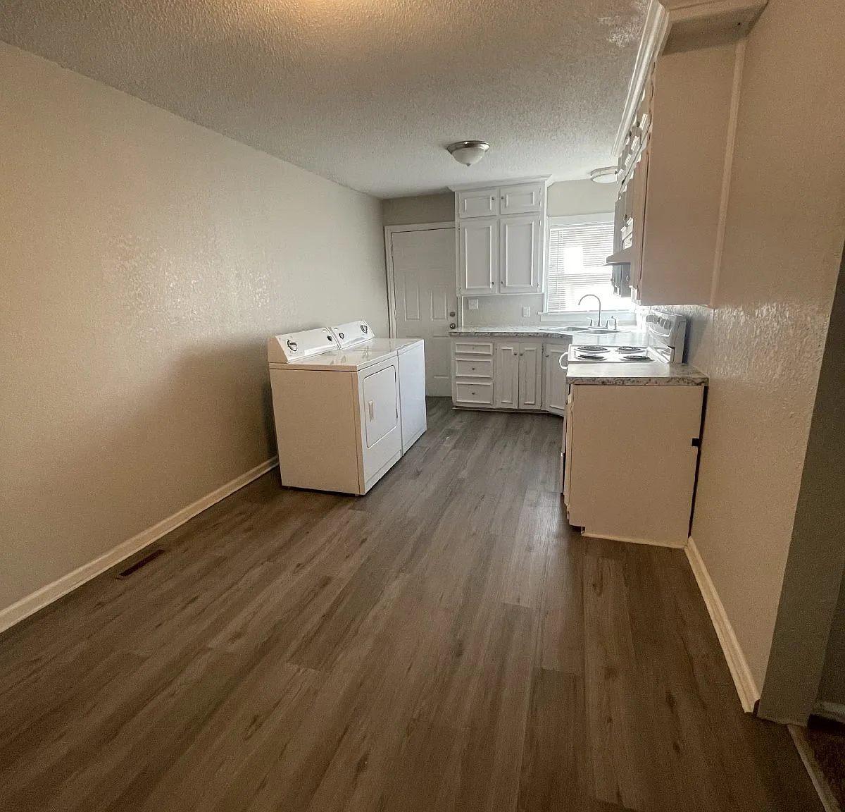 2 bed, 1.0 bath, 927 sqft, $850 — Photo 4