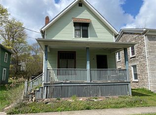 186 Gooding St, Lockport, NY 14094