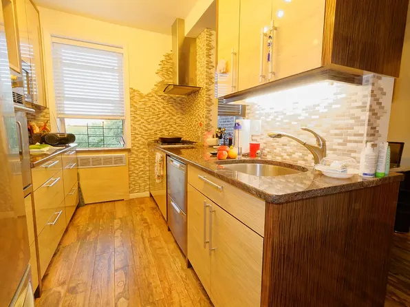 1620 Avenue I image 5 of 13