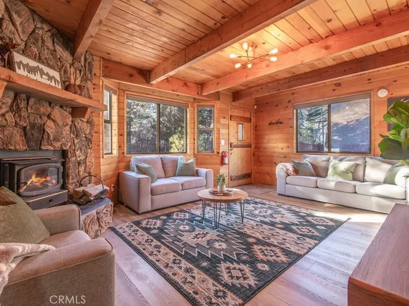 693 Holmes Ln, Sugarloaf, CA 92386