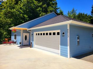 6813 Magnolia Ct, Brookings, OR 97415