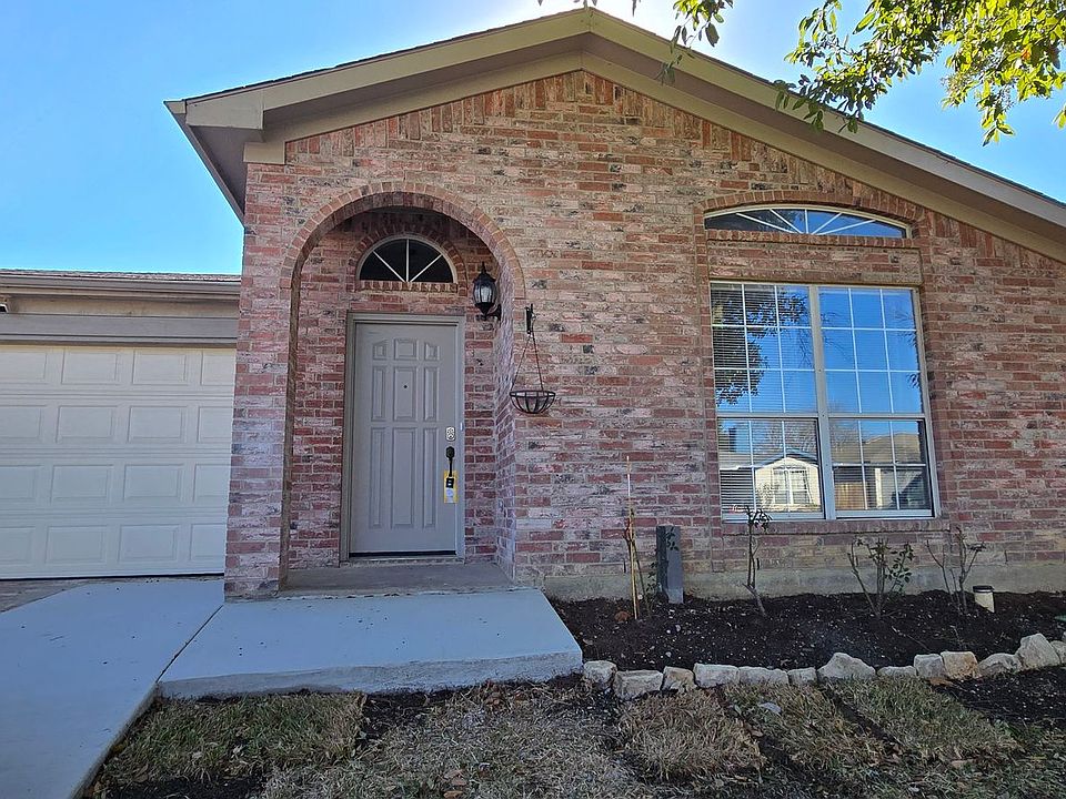 1st image of 222 Moss Hill Dr