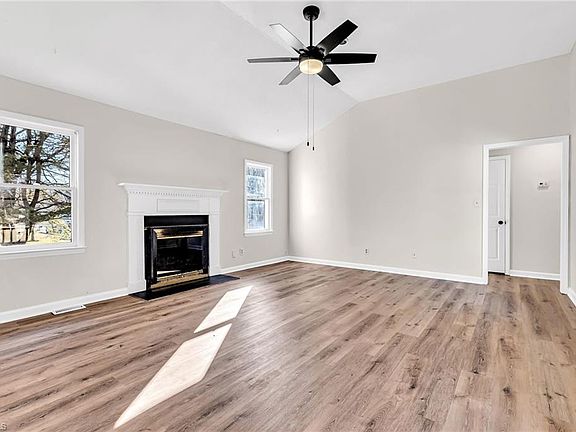 4th image of 2 Crossland Ct