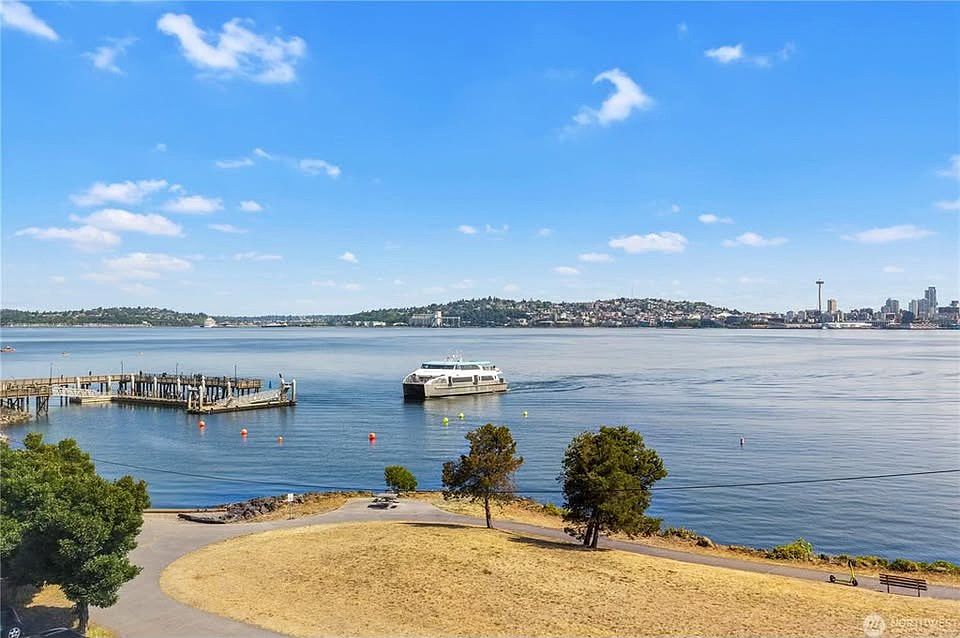1st image of 17 Harbor Ave SW #303