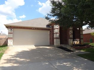 904 Honey Hollow Dr, Arlington, TX 76002