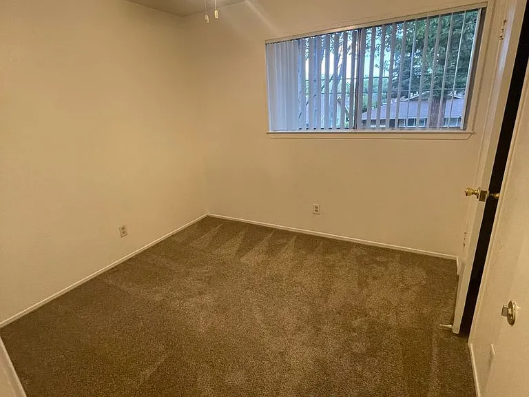 0674 - 372/374 Rio Lindo Ave — Photo 8