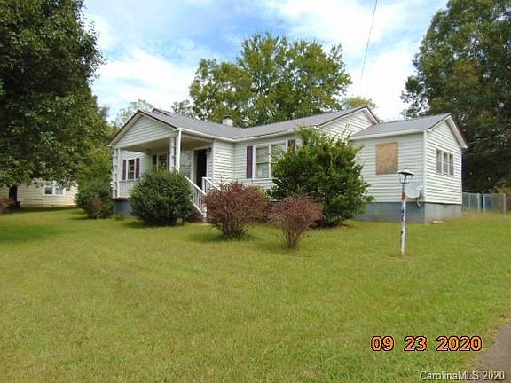 5th image of 7 Woods Dr