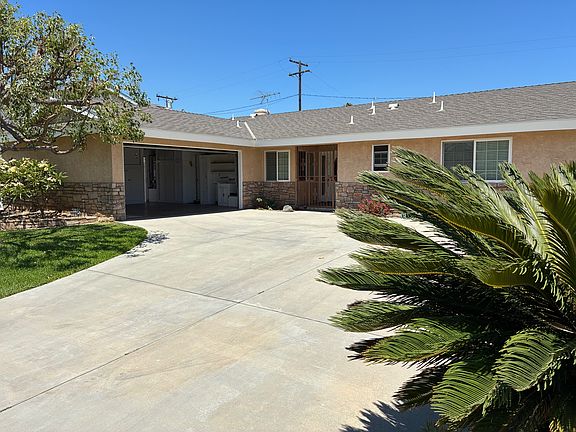 3rd image of 814 Dovey Ave