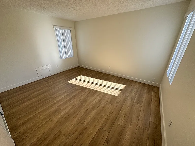 311 E Maple St #6B — Photo 30