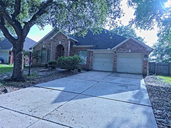 2nd image of 18027 Landing Brook Dr